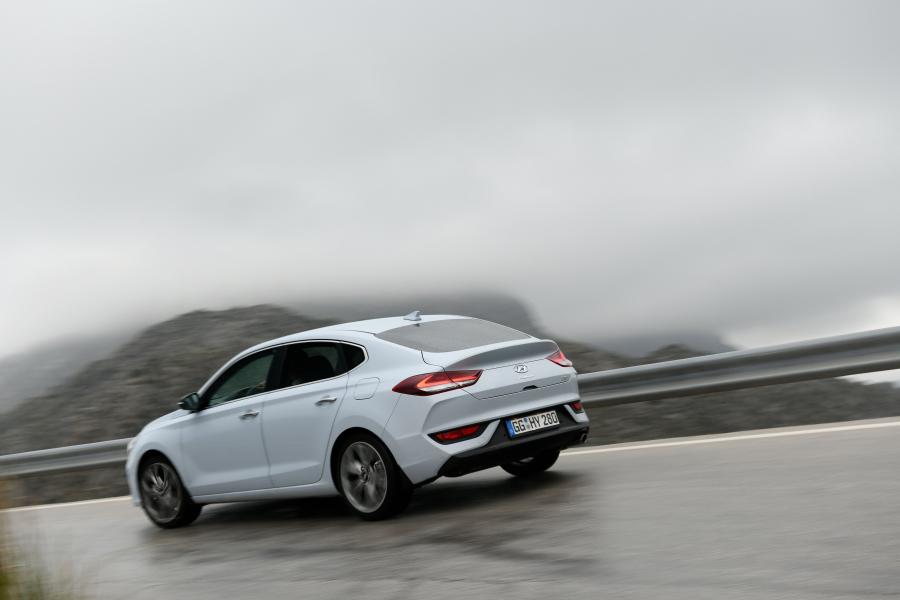 Hyundai i30 Fastback (PD) 2017 года  (WW) (фото 22 из 51)